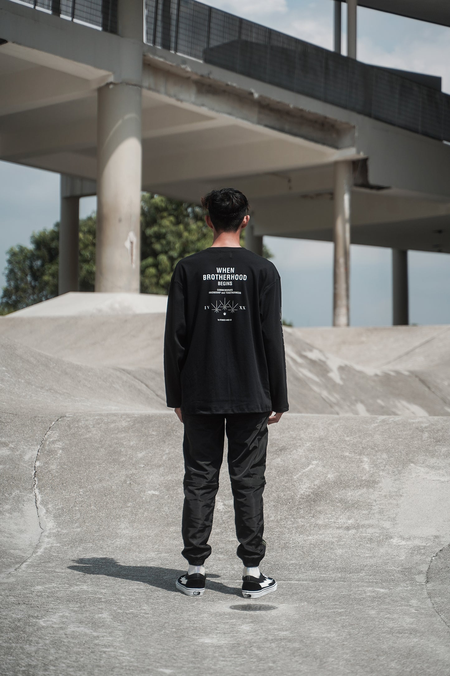 เสื้อยืดแขนยาว Phantom สีดำ | STONED WBB : Phantom L/S Tee
