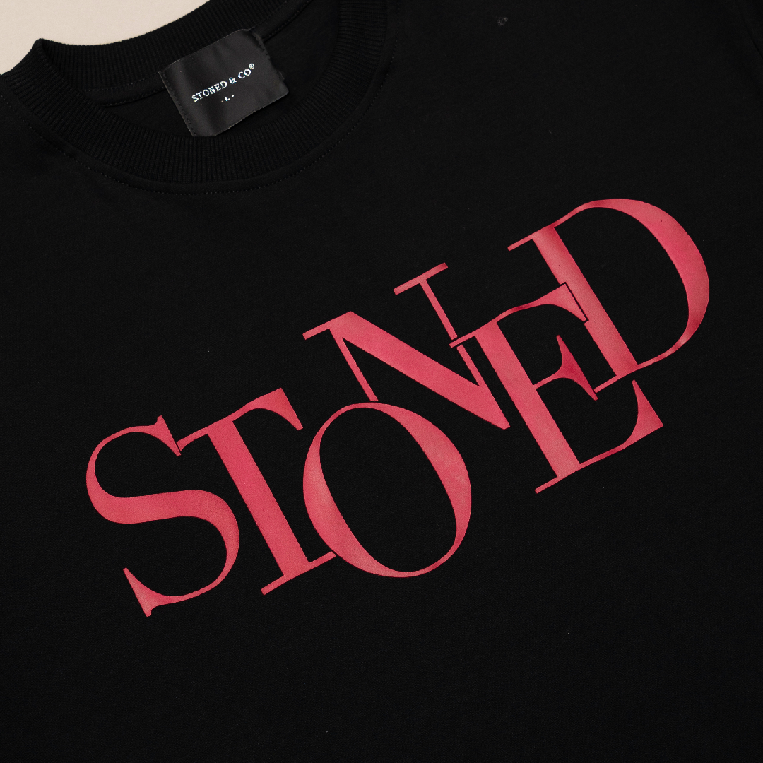 เสื้อยืดโลโก้แบบสำเร็จ สีดำ | Stoned : Finished Logo Tee Black
