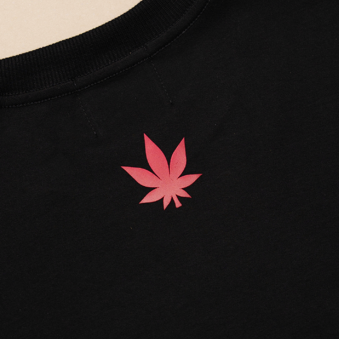เสื้อยืดโลโก้แบบสำเร็จ สีดำ | Stoned : Finished Logo Tee Black