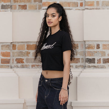 เสื้อครอปประดับมุก | Blessed26 : Cursive Pearl Crop Top Black