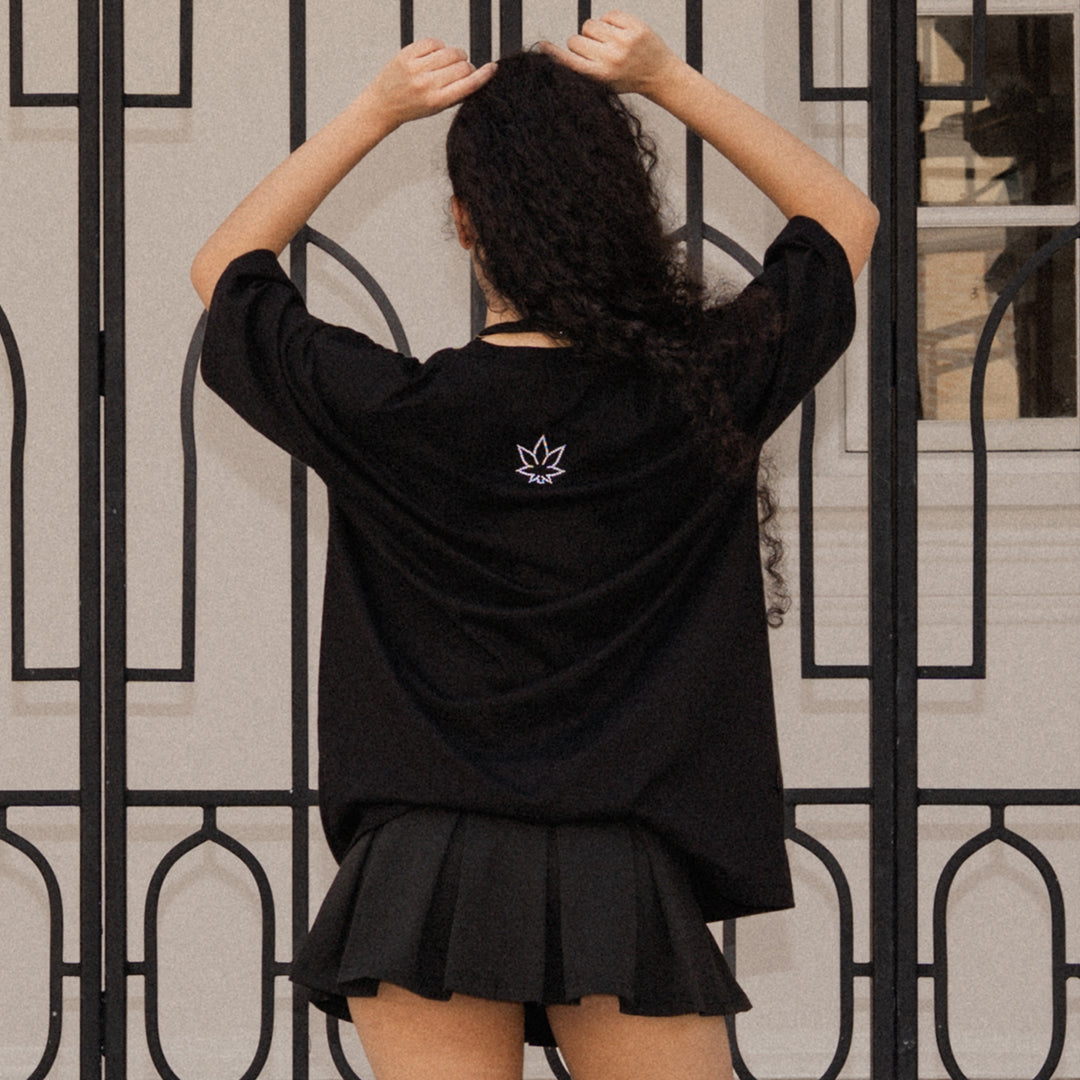 ไข่มุกที่สมบูรณ์ | Blessed26 : Finish Pearl Logo Tee Black