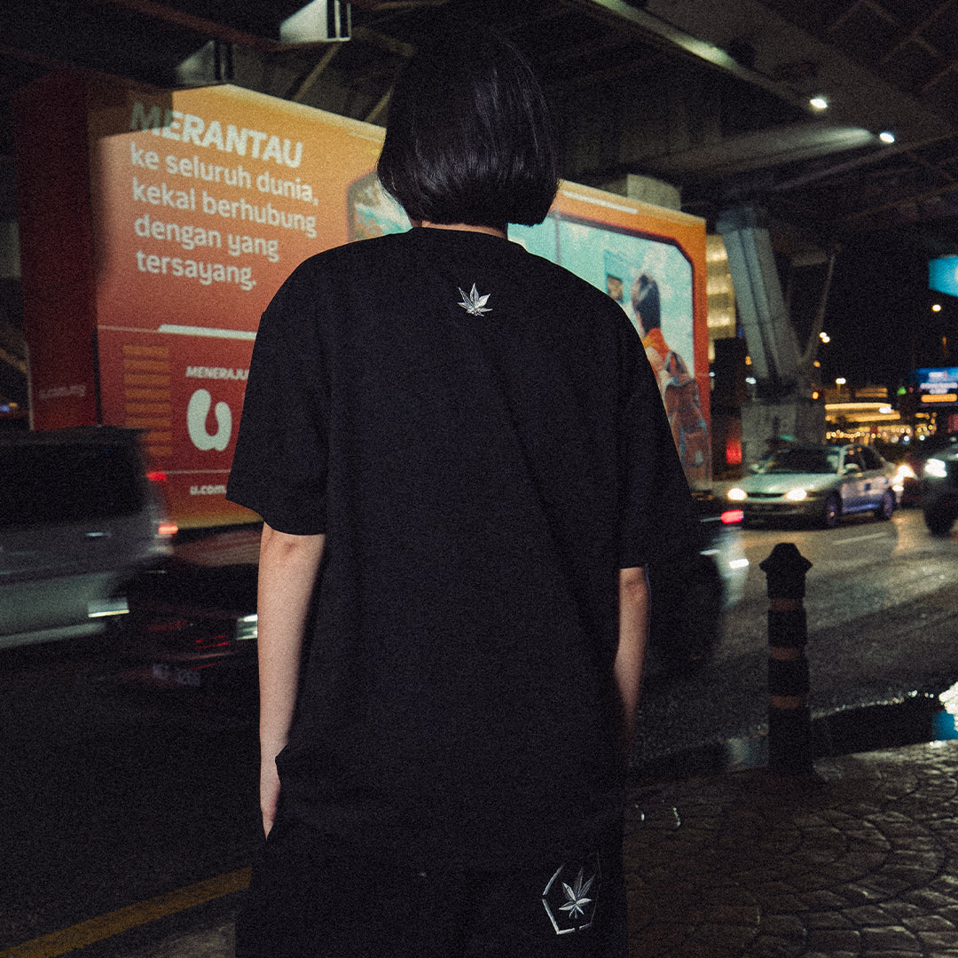 เสื้อยืดโลโก้ College สีดำ | ATC : College Logo Tee Black