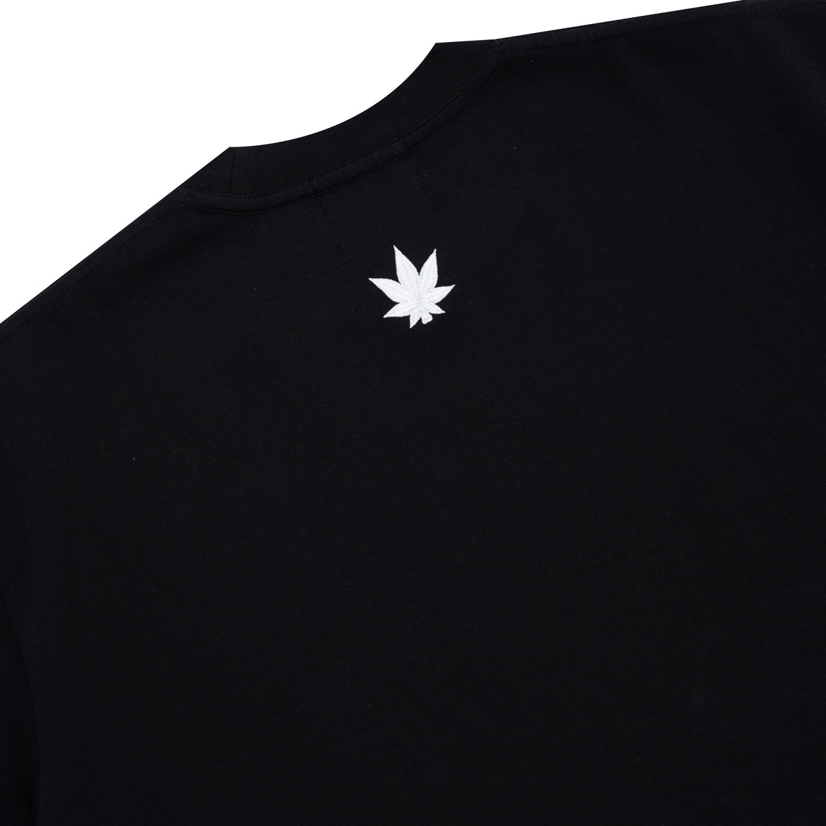 เสื้อยืดโลโก้ College สีดำ | ATC : College Logo Tee Black