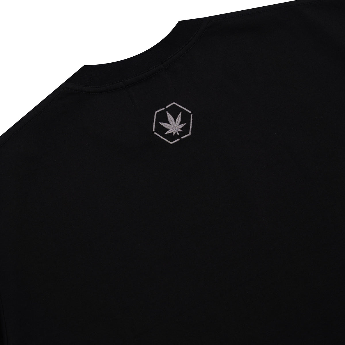 เสื้อยืด Conspiracy ประดับ Rhinestone สีดำ | ATC : Conspiracy Rhinestone Tee Black