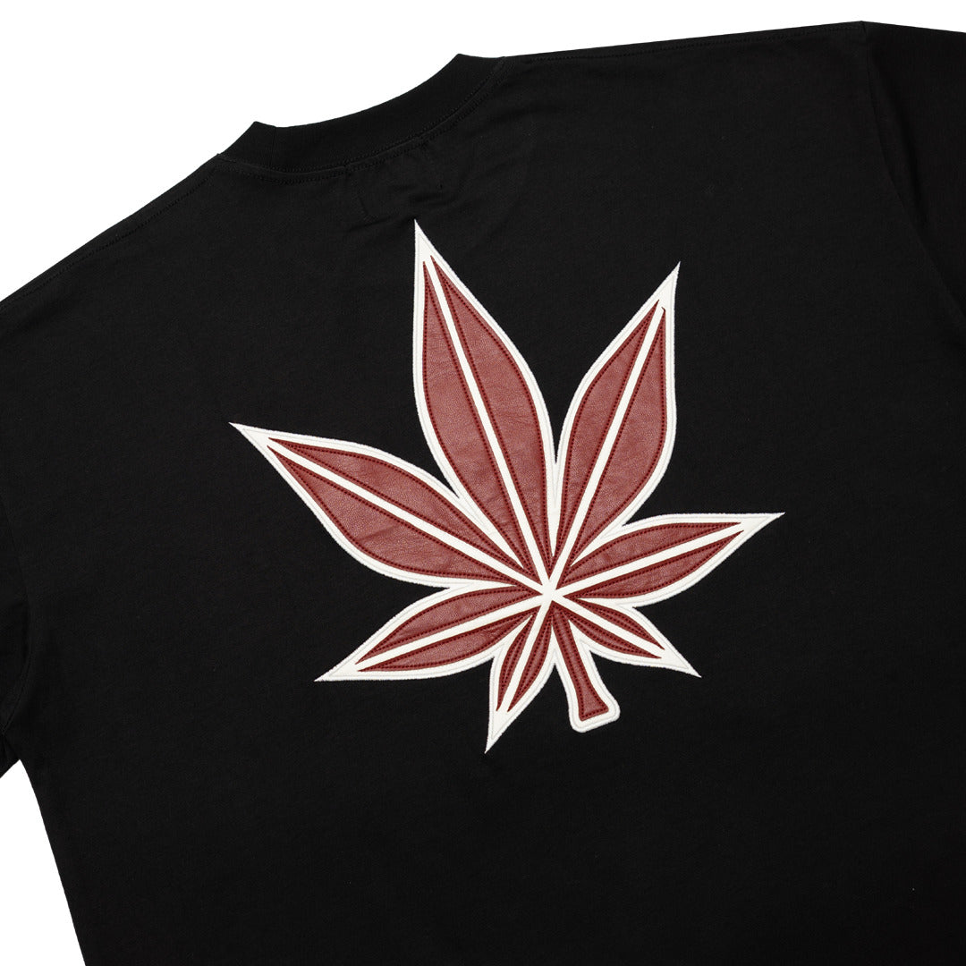 เสื้อยืดลายใบเมเปิลหนัง สีดำ | Dark Horse : Leather Maple Tee Black