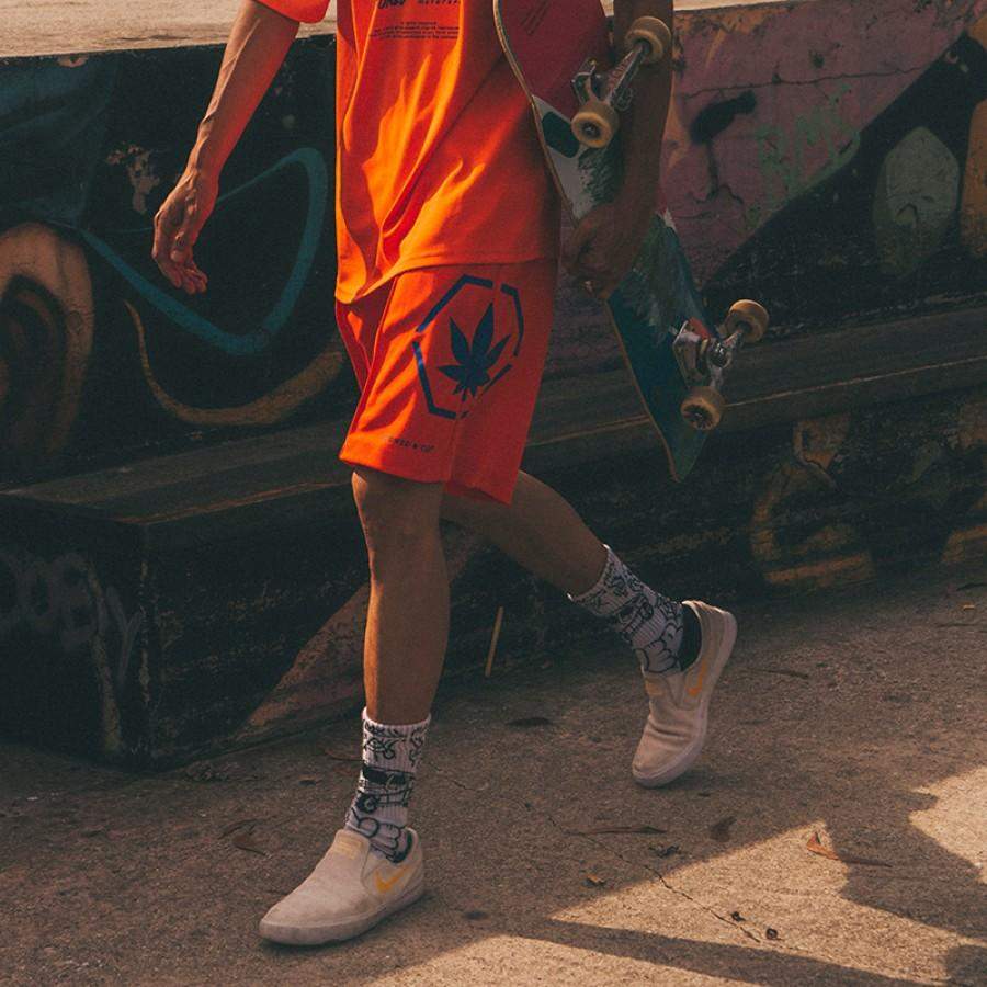 กางเกงขาสั้น สีส้มสะท้อนแสง | STONED & CO. GROUP SHORT PANTS NEON ORANGE